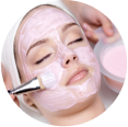 rosto com creme facial