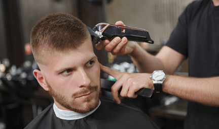 Corte de cabelo masculino de R$ 79,90 por R$ 49,90 - Image 3